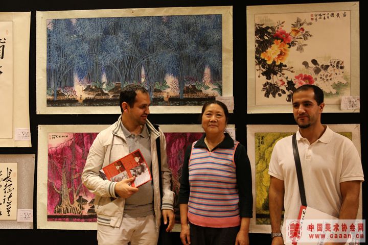 ¬����չ���ֳ��ͷ������˺�Ӱ