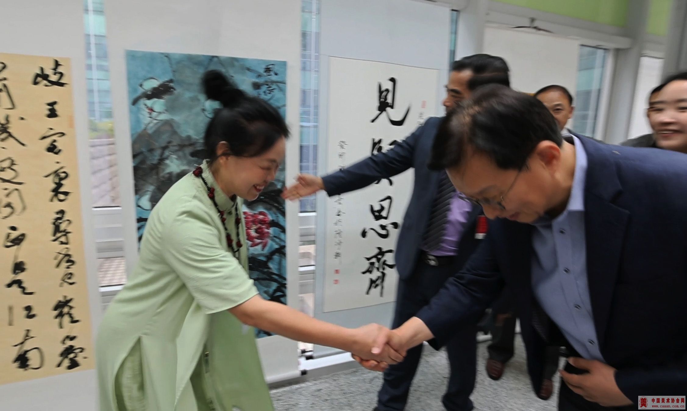 ����������ԱȨ��ʤ�뻭�Һ�����������